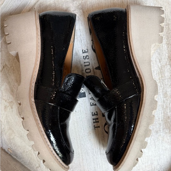 Dolce Vita Shiny Black Loafers size 9 - Picture 3 of 12